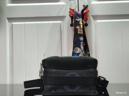 AMAZON LOUIS NANO MESSENGER VUITTON 0422